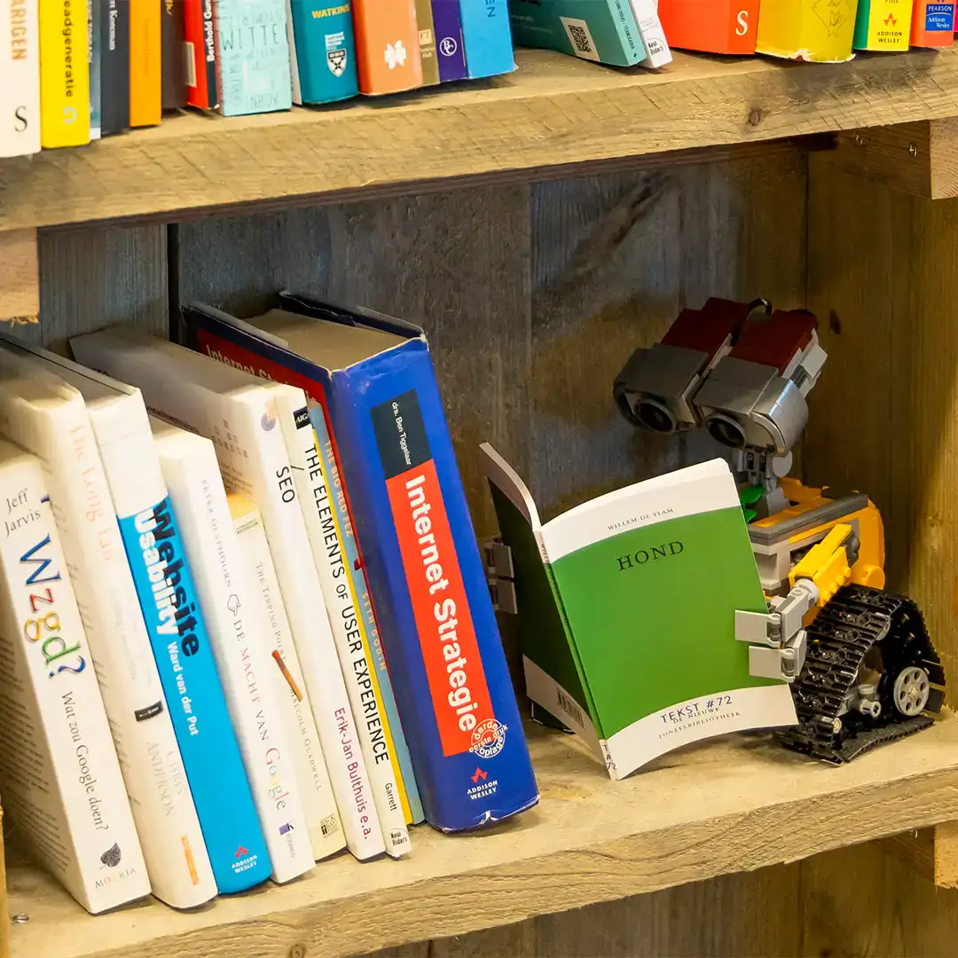 Een lichtbak met het Sturdy logo.