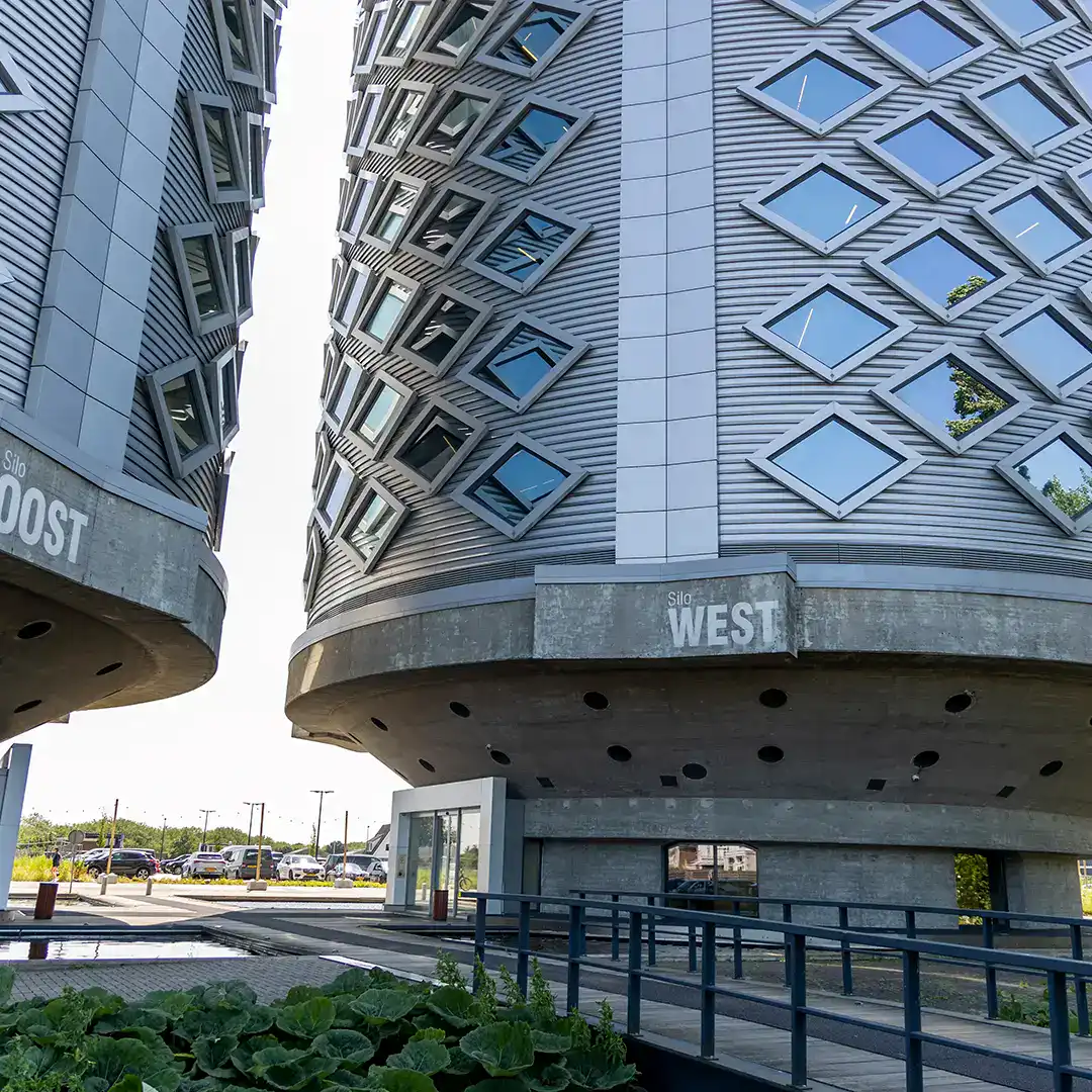 Suikersilo's onderaanzicht buiten